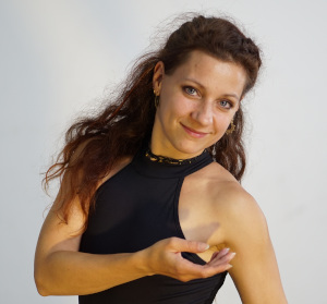 Elisabeth Krause, Tanzpädagogin Leipzig, Ballett, Modern Dance, Kindertanz, Hochzeitstanz, Yoga, Schwangerschaftsyoga, pränatal, postnatal